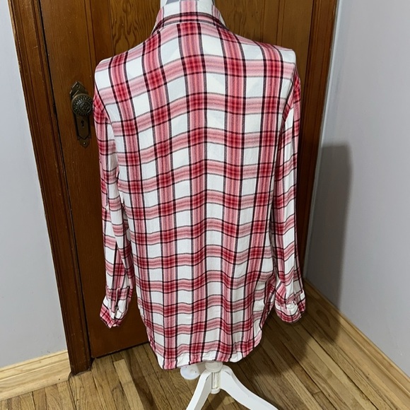 2/$15 Express plaid, red and white top size extra small. - Picture 3 of 4